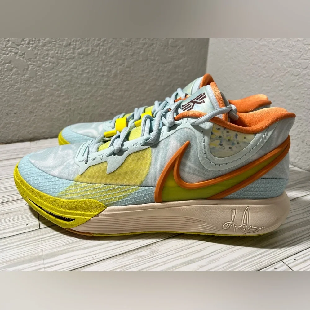 Nike Kyrie 8 Eagle men’s basketball‎ sneaker shoe White Yellow Size 12.5 NWOT